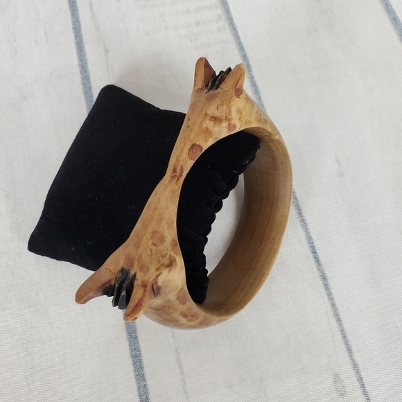 2/$25 Vintage Wooden Wraparound Giraffe Bangle 7" - Picture 3 of 16